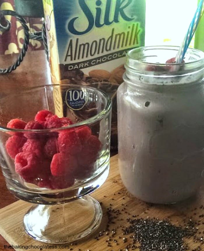 almond milk, berries and smoothie