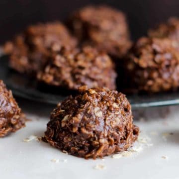 Healthy Dark Chocolate No-Bake Cookies