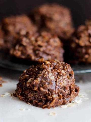 Healthy Dark Chocolate No-Bake Cookies