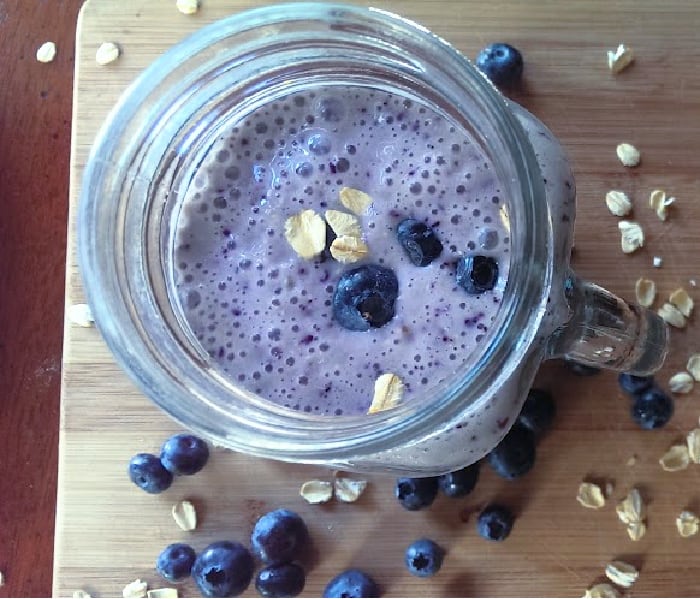 Blueberry Oatmeal Protein Smoothie (Greek Yogurt}