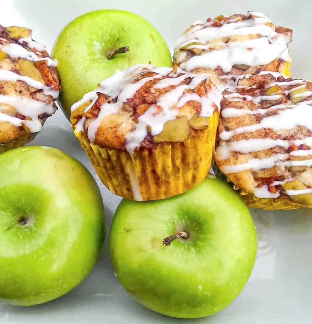 apple fritter muffins