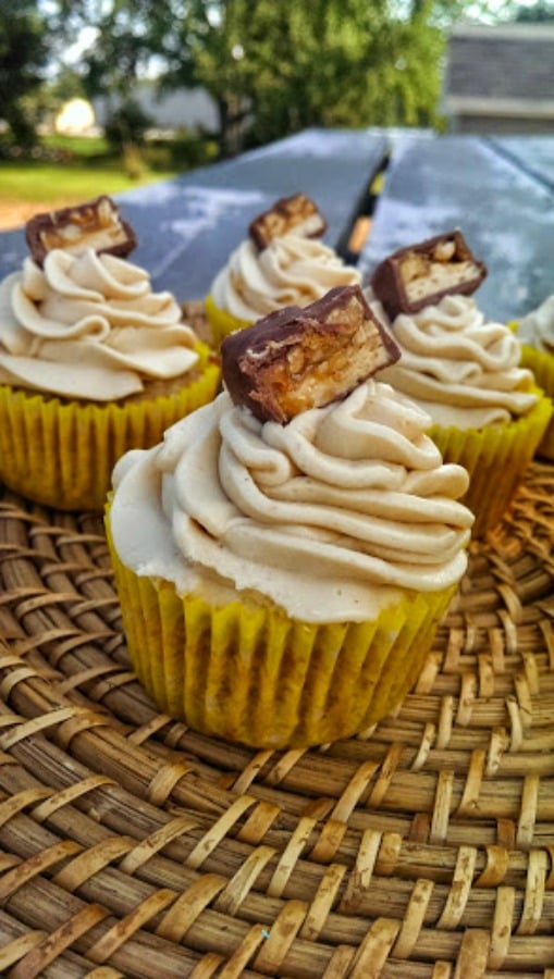 banana cupcakes with peanut butter