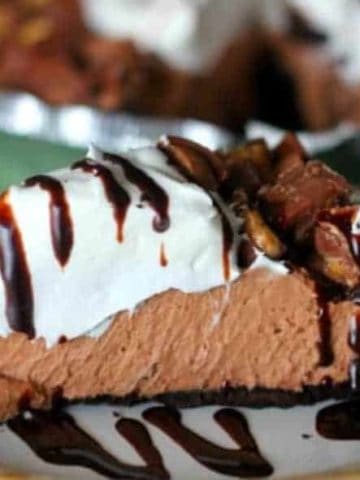 No-Bake Snickers Caramel Truffle Chocolate Cheesecake Pie