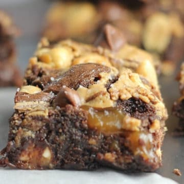 Ultimate Fudgy Snickers Brownies {Pure Indulgence!}