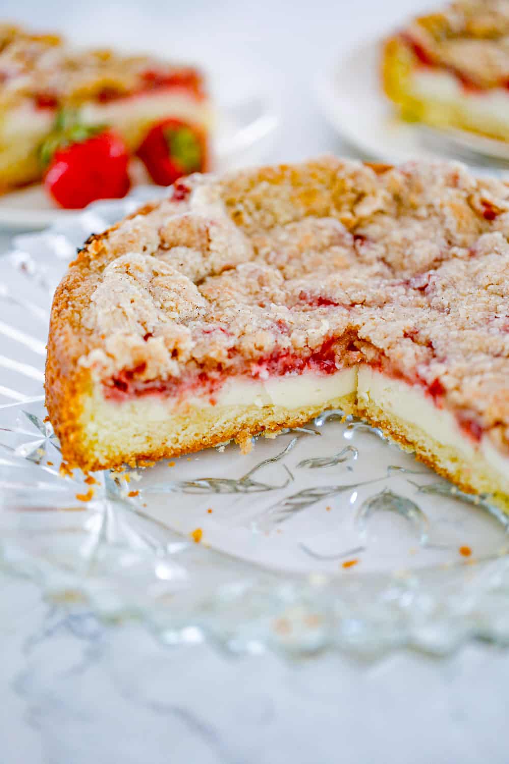 strawberry coffee cake with cream cheese