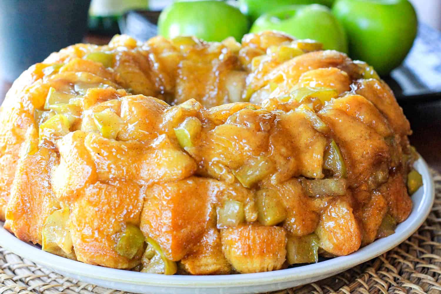 Easy Gooey Caramel Apple Monkey Pull Apart Bread