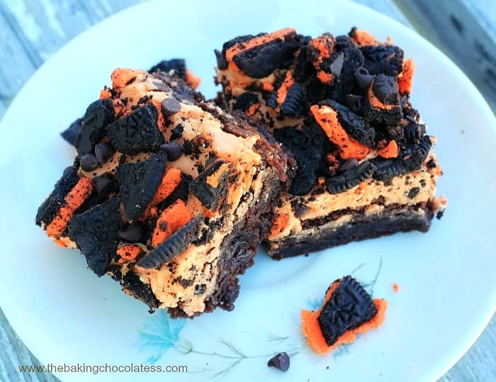 brownies on a plate with Halloween oreos brownies with orange oreos