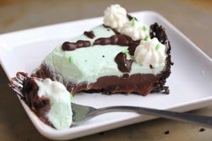 KissMeImIrish Bailey's Mint Chocolate Pie @ Grandbaby Cakes s - delicious pie recipes