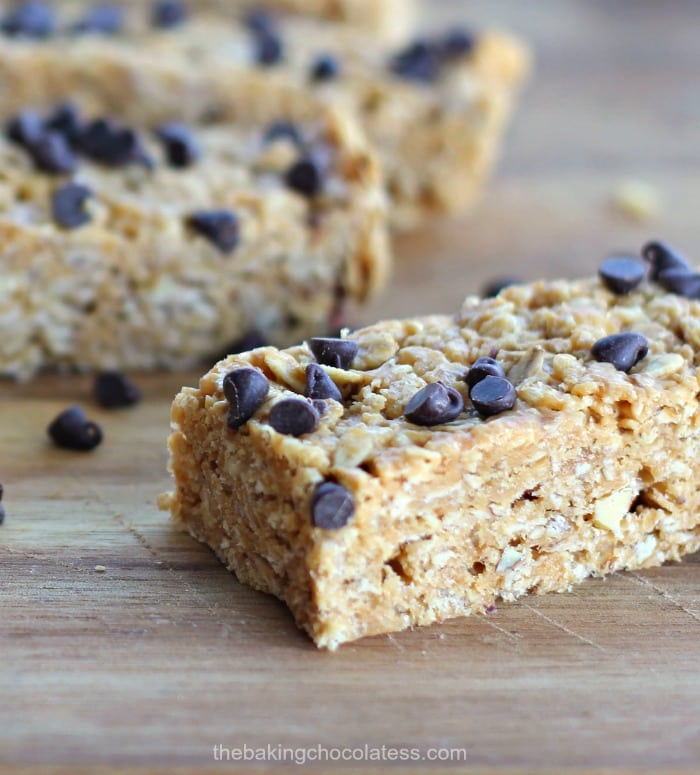 No-Bake Chewy Chocolate Chip Peanut Butter Granola Bars