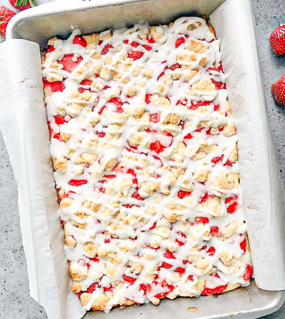 Strawberry Cream Cheese Bars in a pan