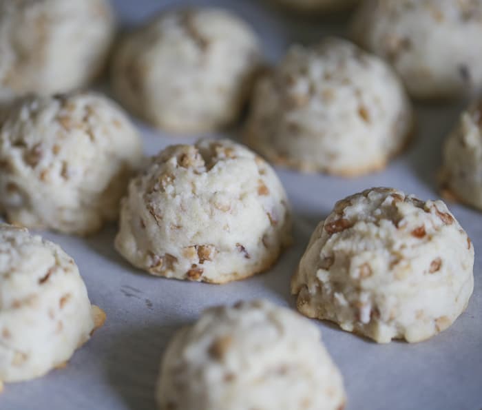 butter pecan snowball cookie recipe for the holidays