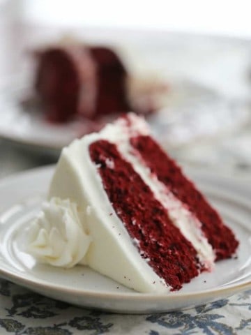 "American Beauty" Retro Red Velvet Cake