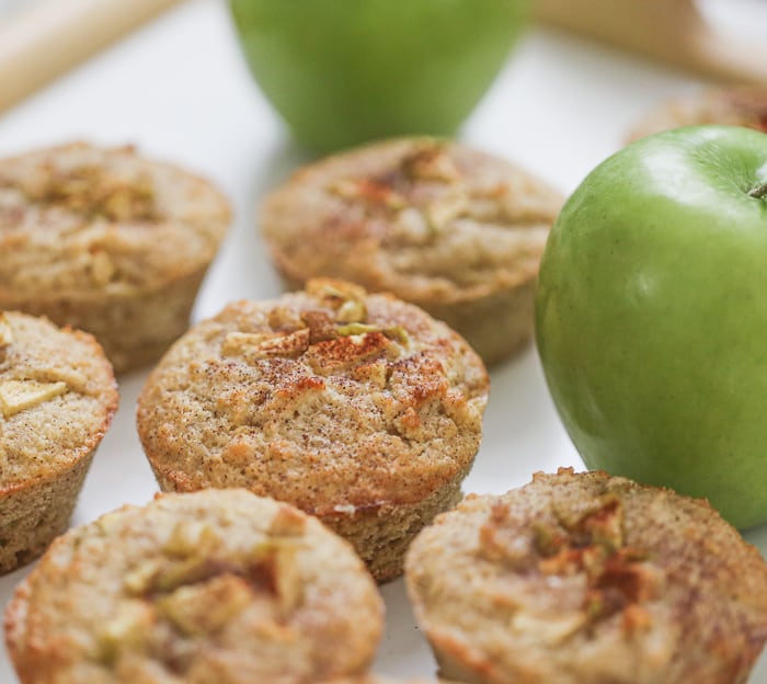 keto cinnamon apple muffins