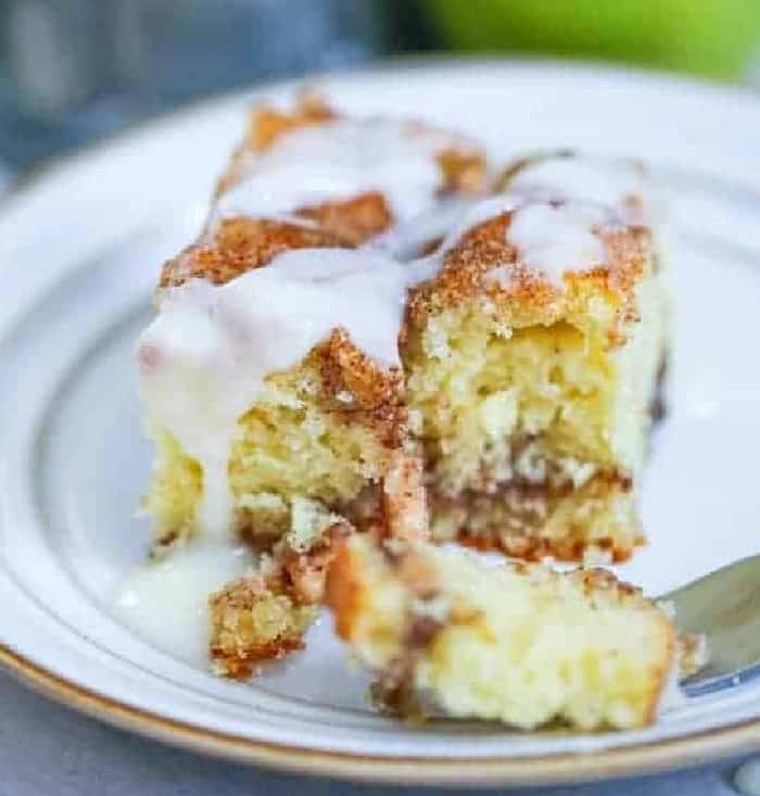 Apple Cinnamon Roll Coffee Cake