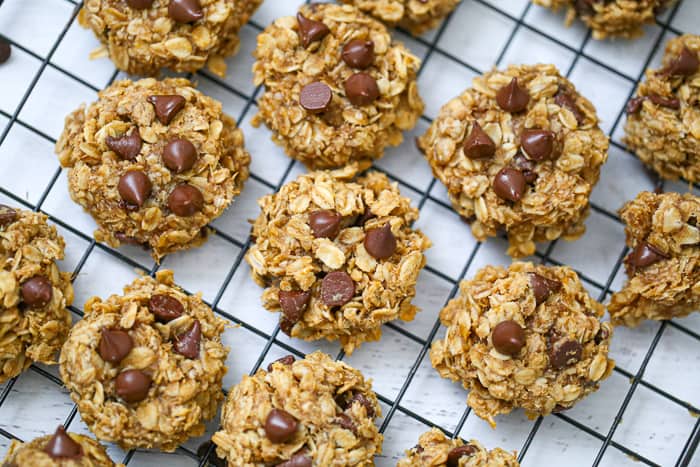Flourless Peanut Butter Banana Oat Chocolate Chip Cookies