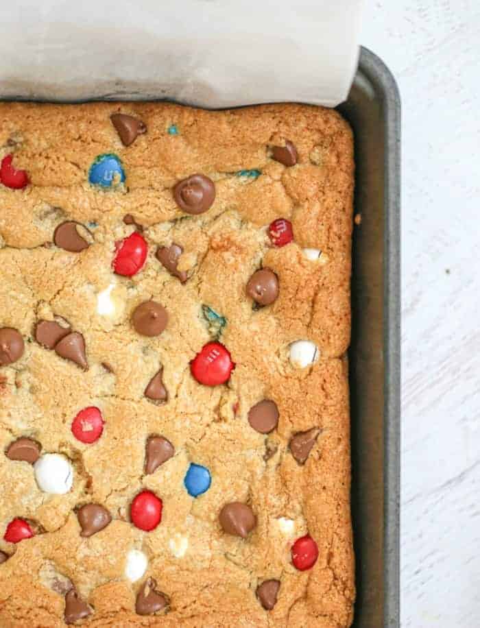 Patriotic M&M Party Cookie Bars - m&m cookie bar recipe