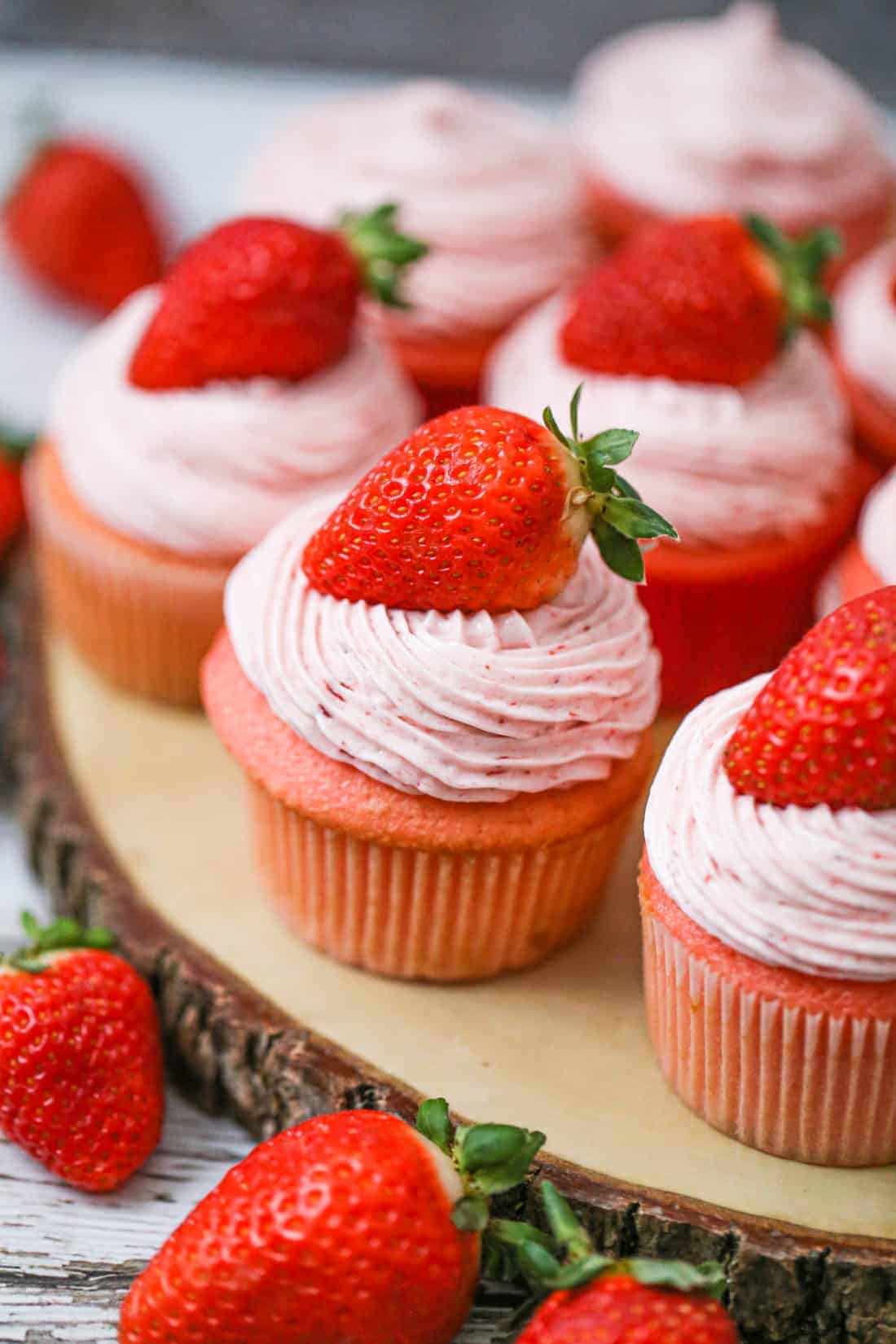 Strawberry cheesecake Cupcakes cream cheese filled 
