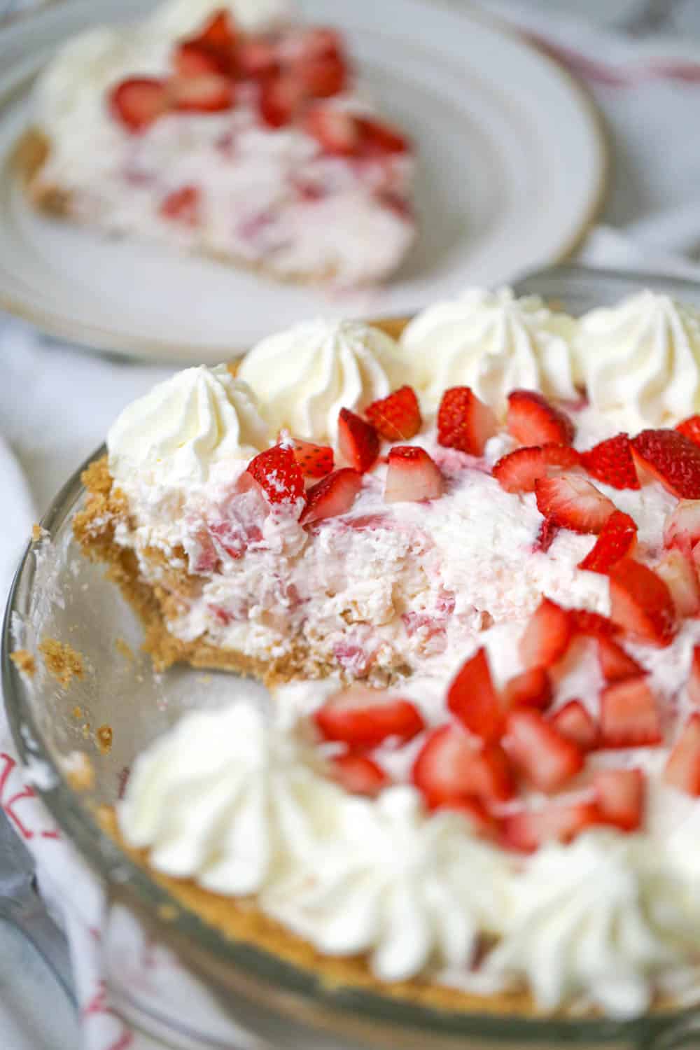 no bake strawberry cream cheese pie