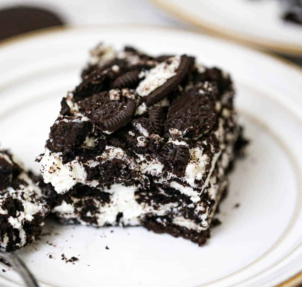 4 Ingredient Fluffy Oreo Dessert