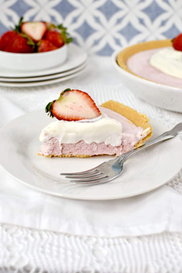This frozen strawberry pie 