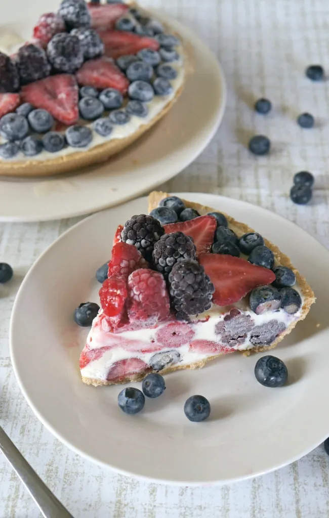 Easy Frozen Mixed Berry Custard Pie Recipe