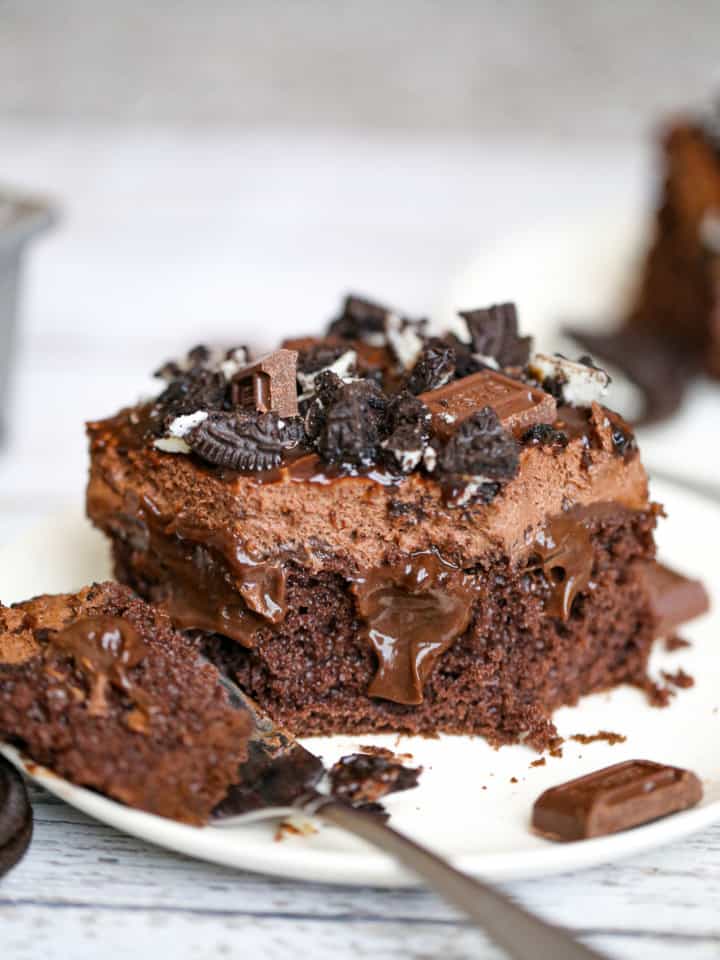 Caramel Cream Chocolate Poke Cake The Baking ChocolaTess