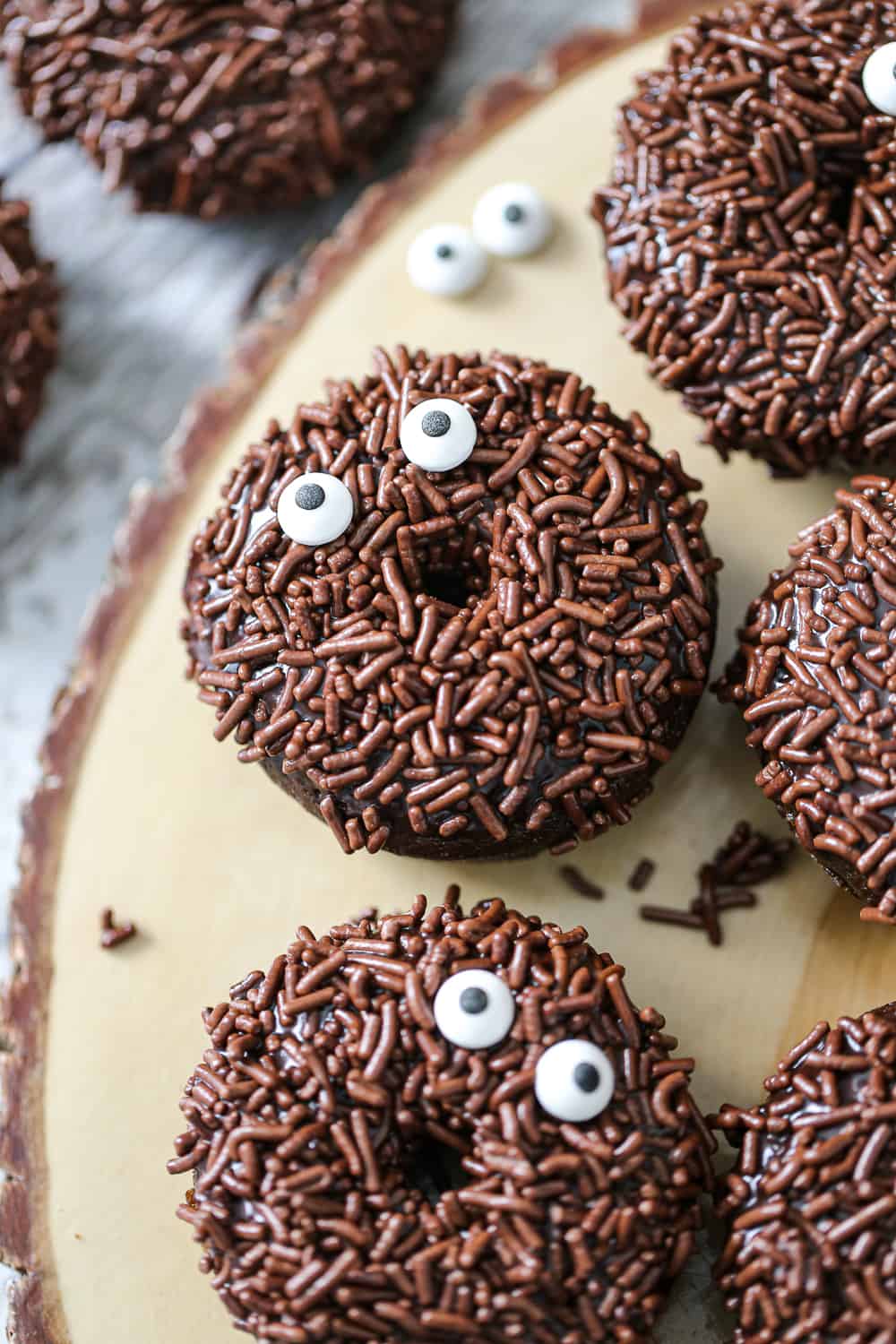 chocolate donut with sprinkles tutorial