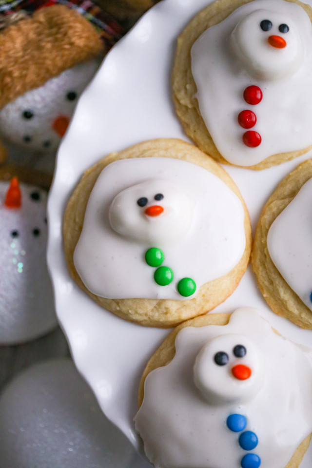 Easy Melted Snowman Cookies - The Baking ChocolaTess