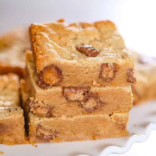 Super easy peanut butter cup blondies the baking chocolatess