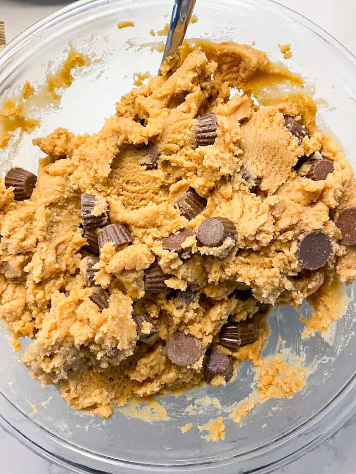 blondie batter with reese's peanut butter cups