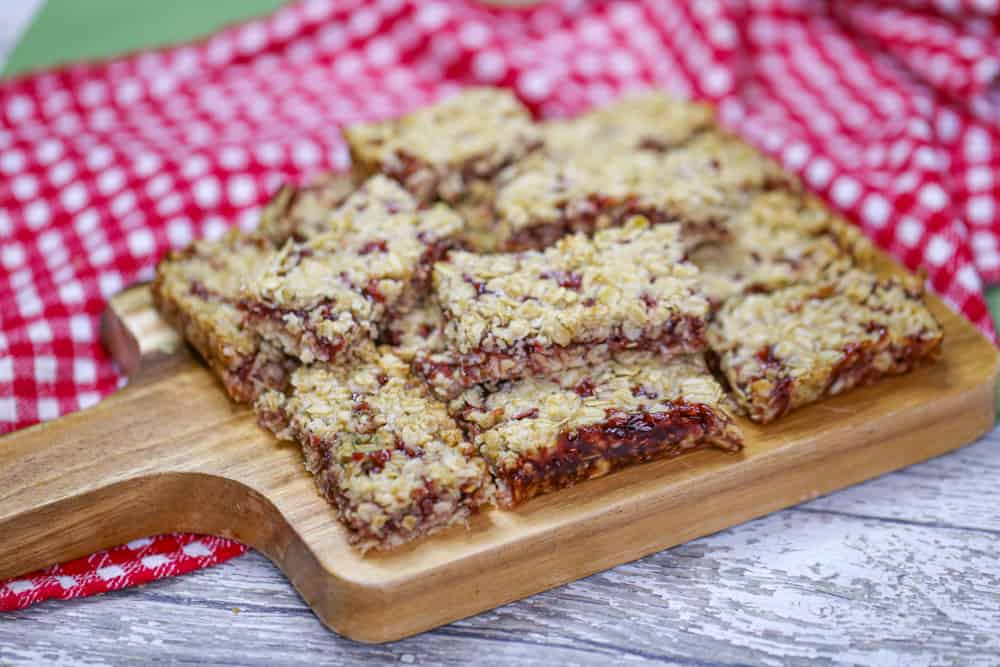 healthy raspberry oatmeal bars