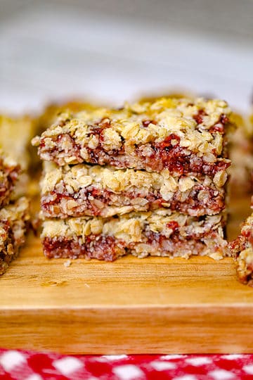Super Healthy Raspberry Oatmeal Bars - The Baking ChocolaTess