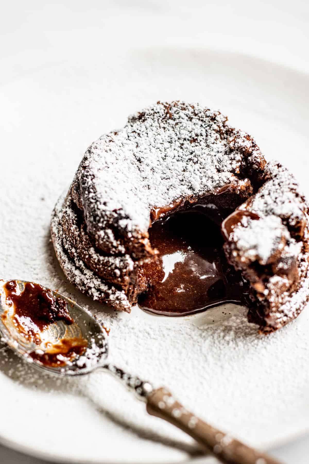 air fryer lava cake - easy chocolate dessert recipes