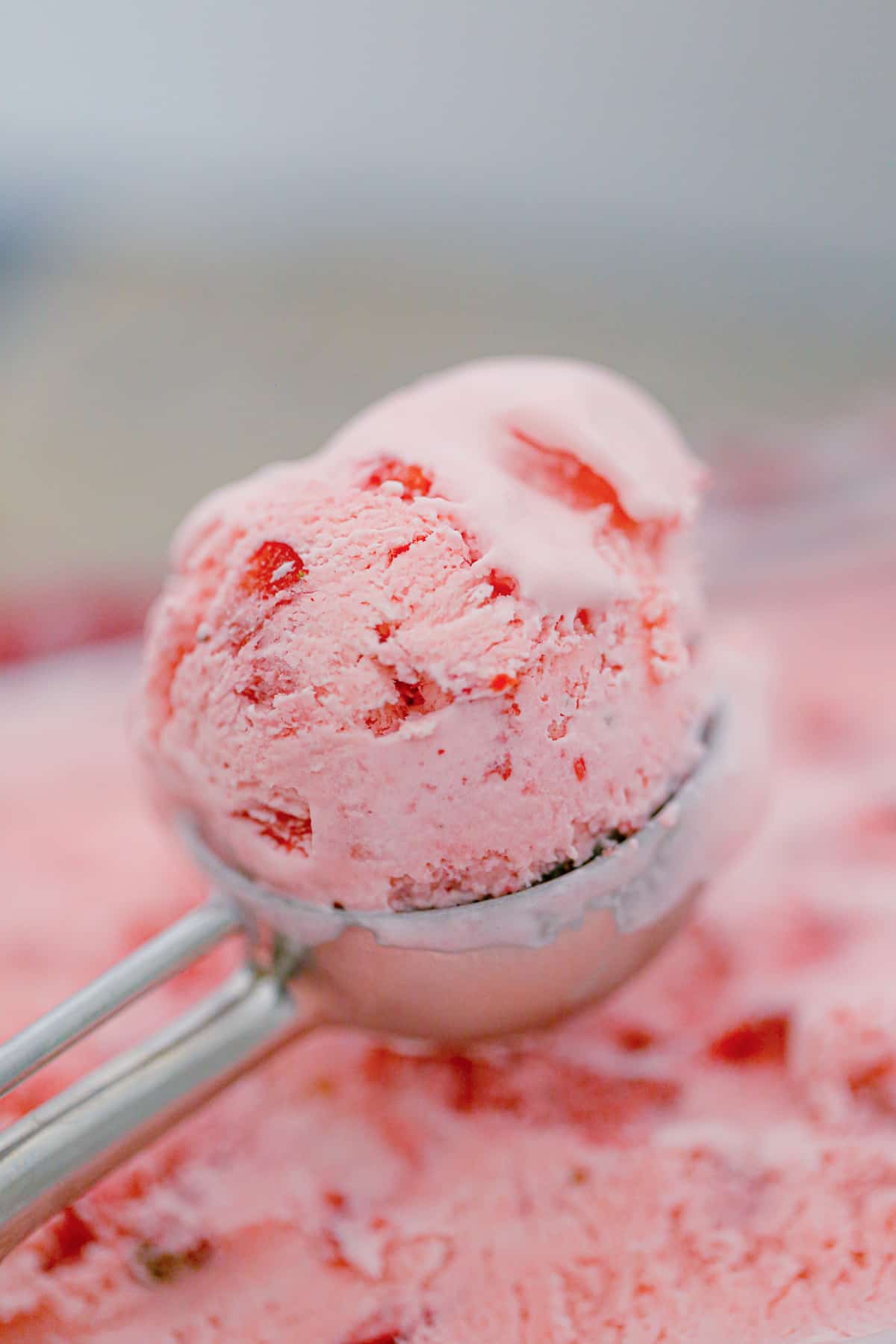 easy homemade strawberry ice cream no churn recipe