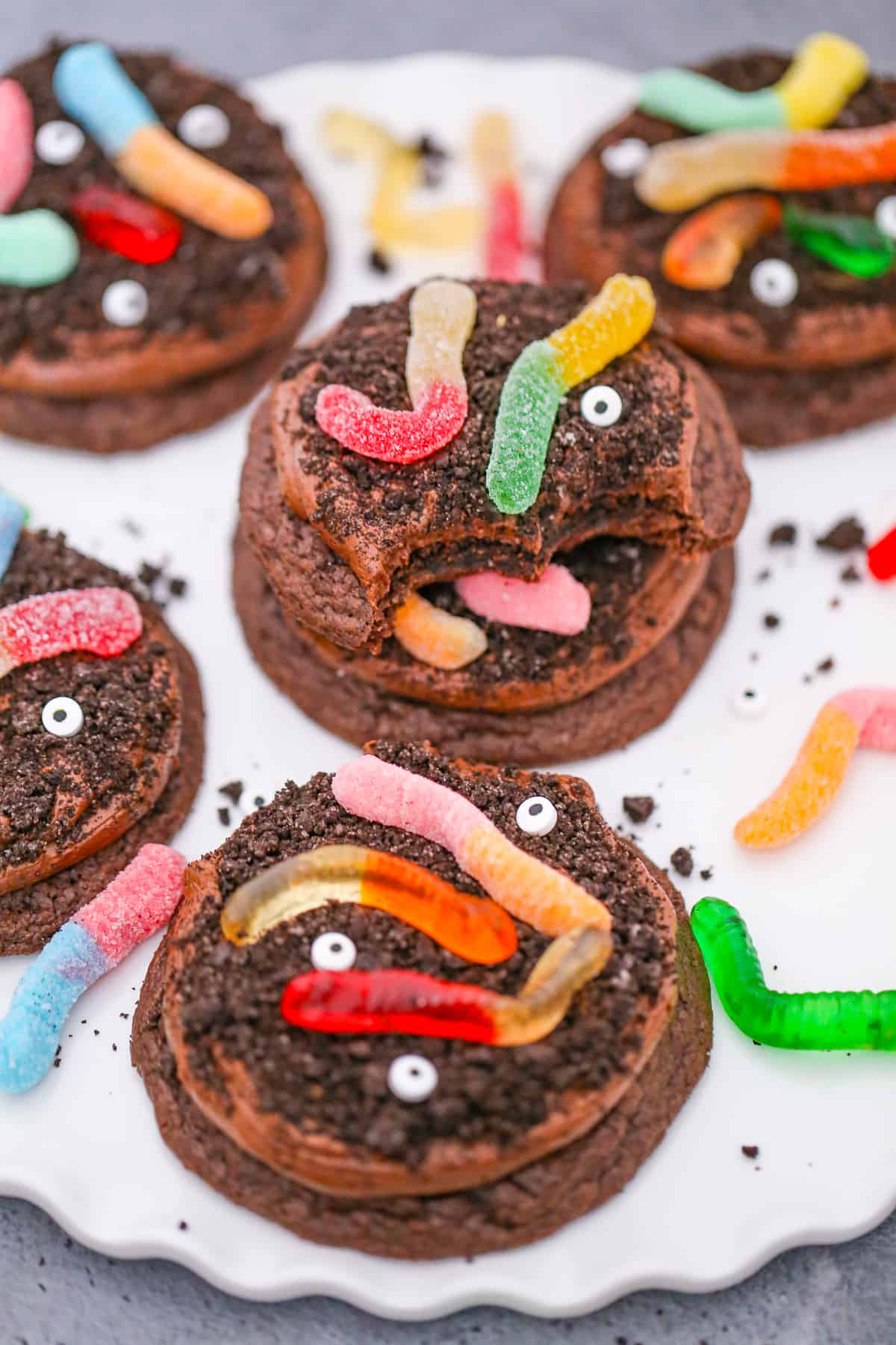 Gummy Worm Dirt Brownie mix Cookies recipe chocolate frosting halloween dessert