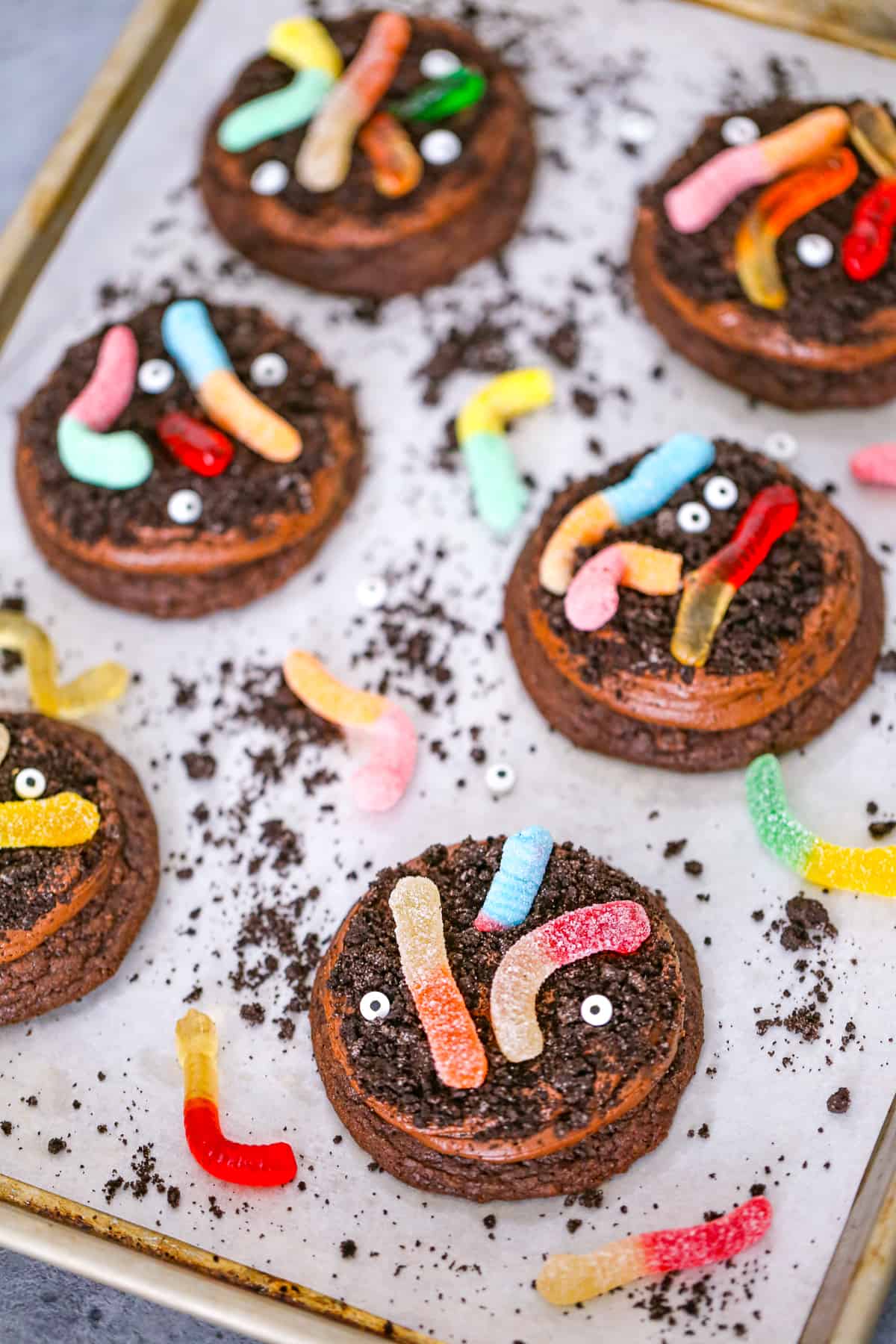 Gummy Worm Dirt Brownie Cookies recipe chocolate frosting halloween dessert