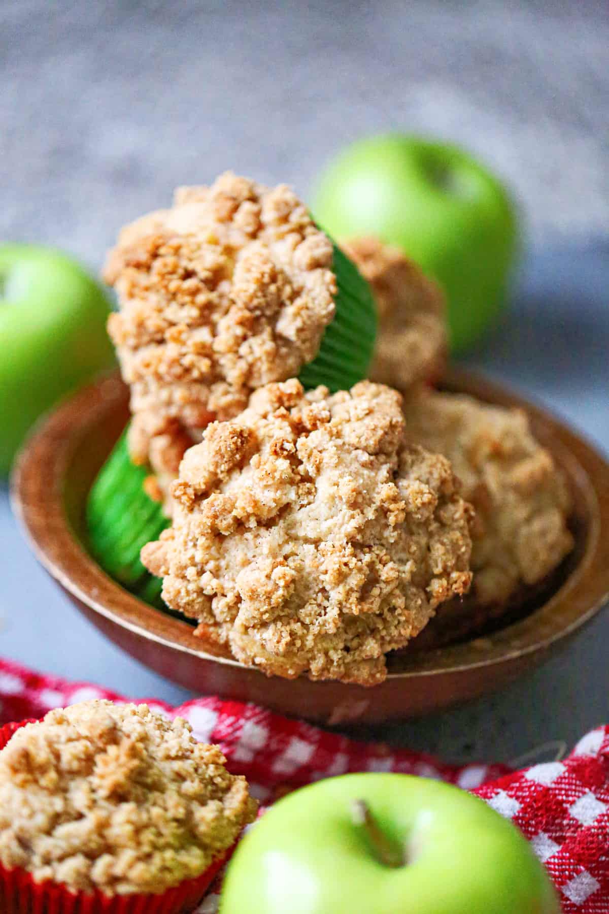 easy apple cinnamon crumble crumb muffins recipe 