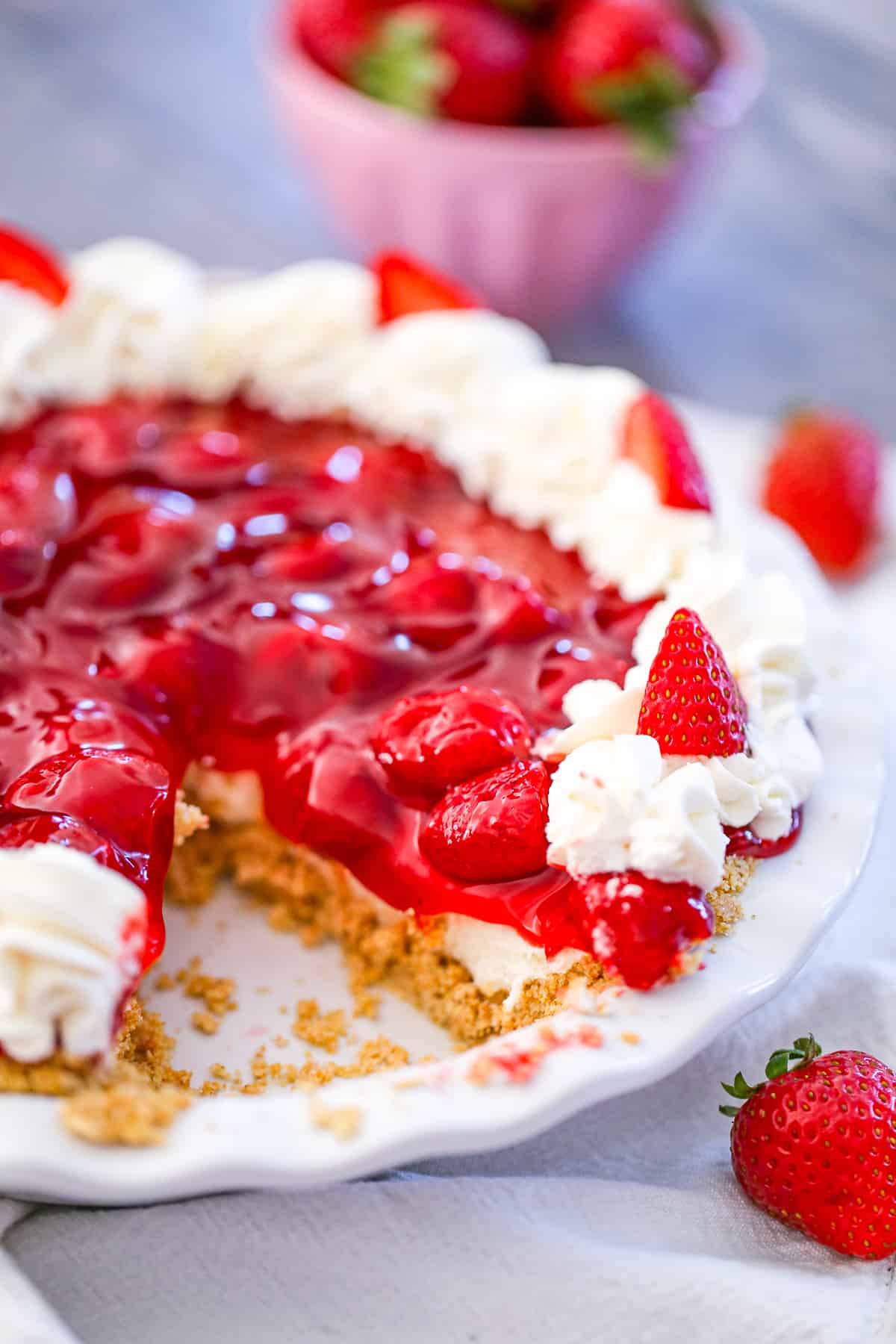recipe for easy no bake strawberry pie with cream cheese graham cracker crust and whipped cream