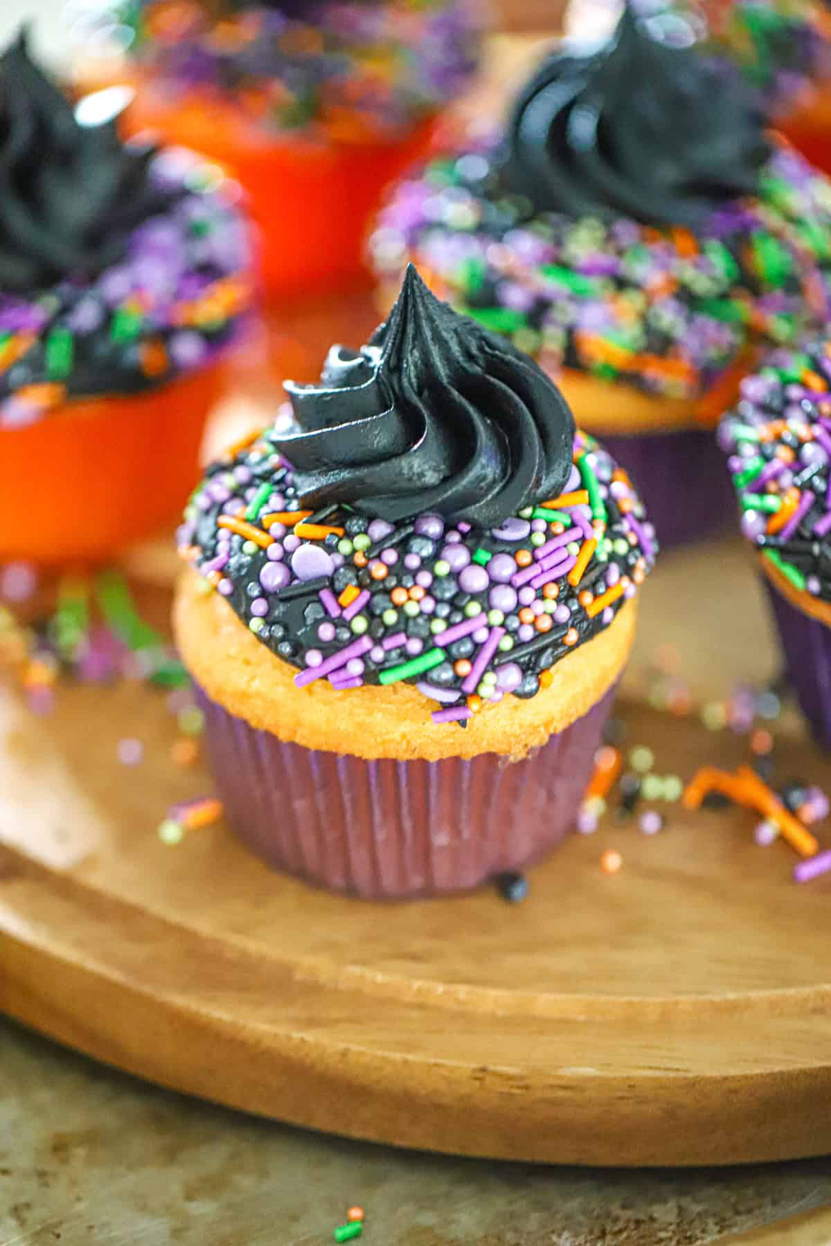 Easy Decorated Halloween Cupcakes