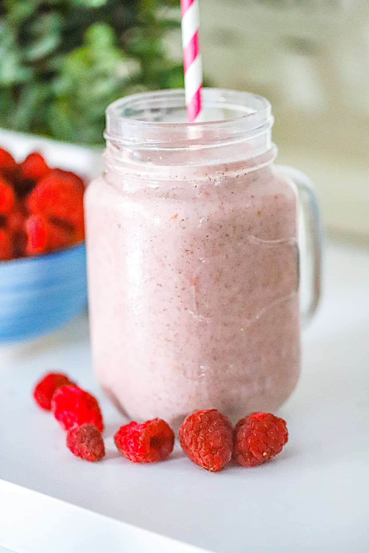 Raspberry chia protein smoothie