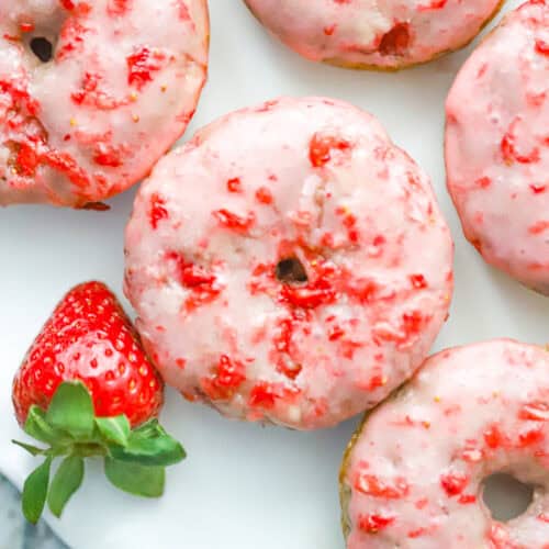 Baked Strawberry Cake Donuts