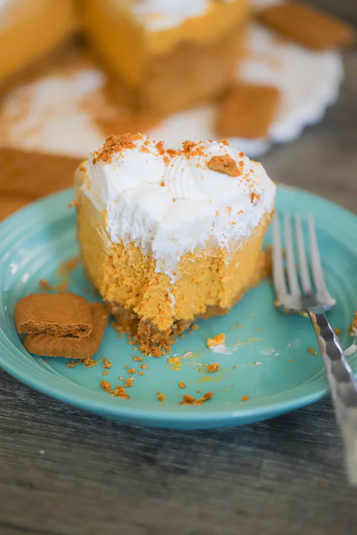 pumpkin biscoff cheesecake slice