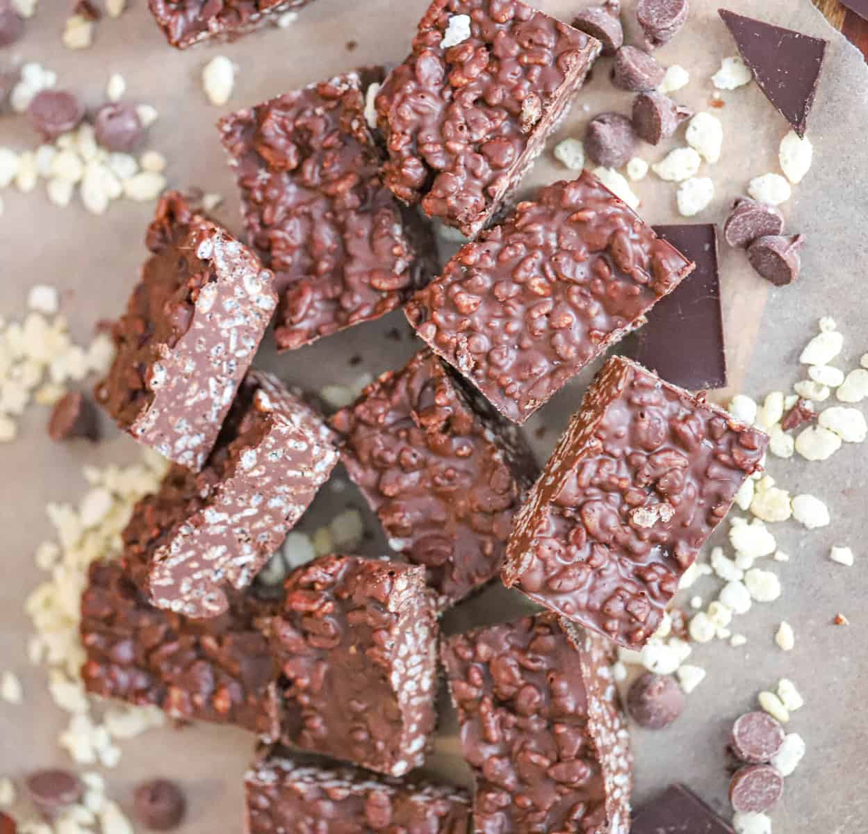 3 ingredient No bake chocolate bars made with melted chocolate and crispy rice cereal, an easy chocolate dessert