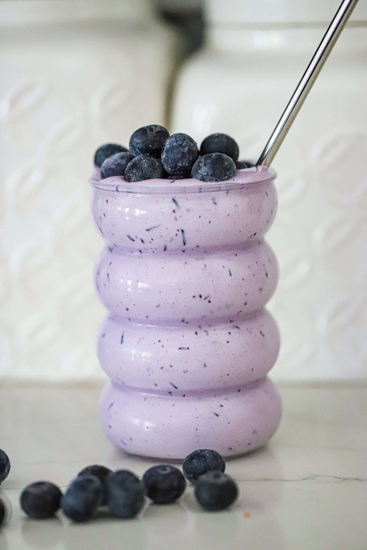 ingredients for blueberry vanilla yogurt smoothie