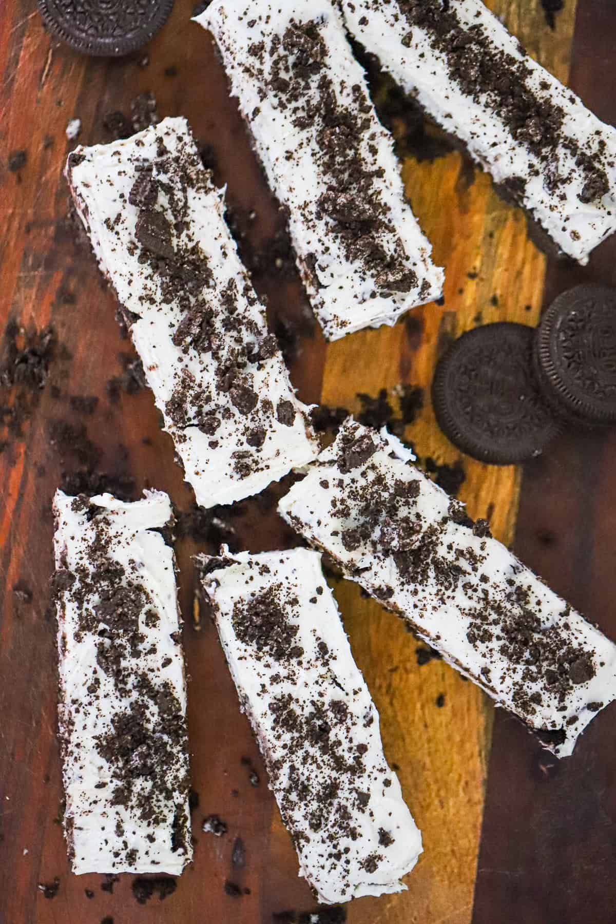 Creamy no-bake protein cheesecake filling loaded with crushed Oreos