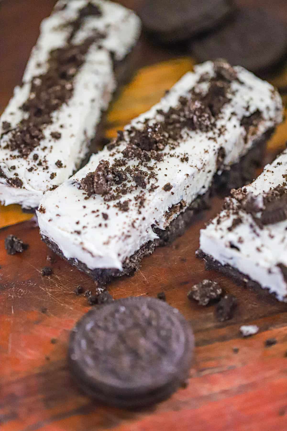 Cookies & Cream Protein Cheesecake (No‑Bake, High‑Protein, Oreo Dessert)