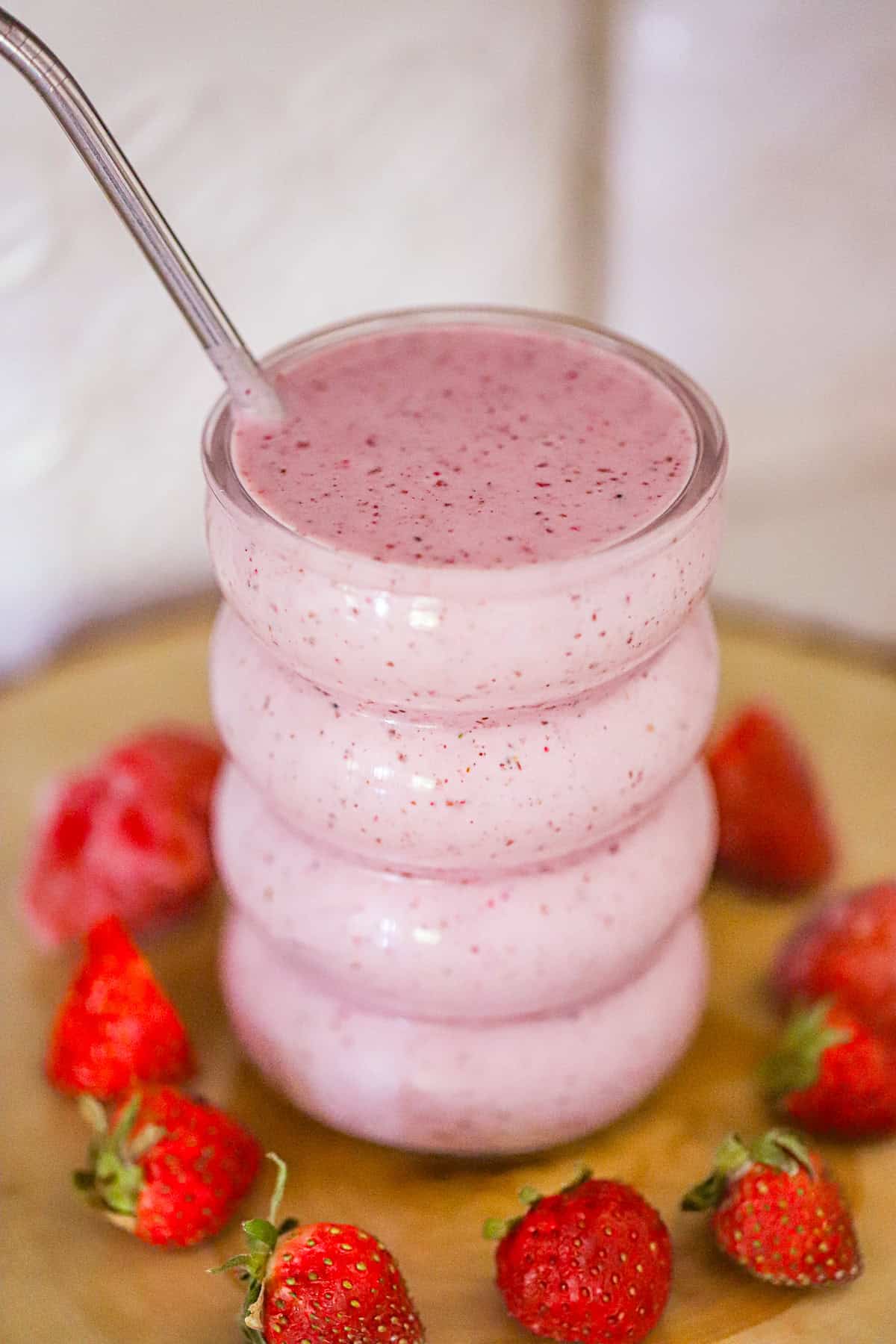 Strawberry Vanilla Yogurt Smoothie (4-Ingredients)