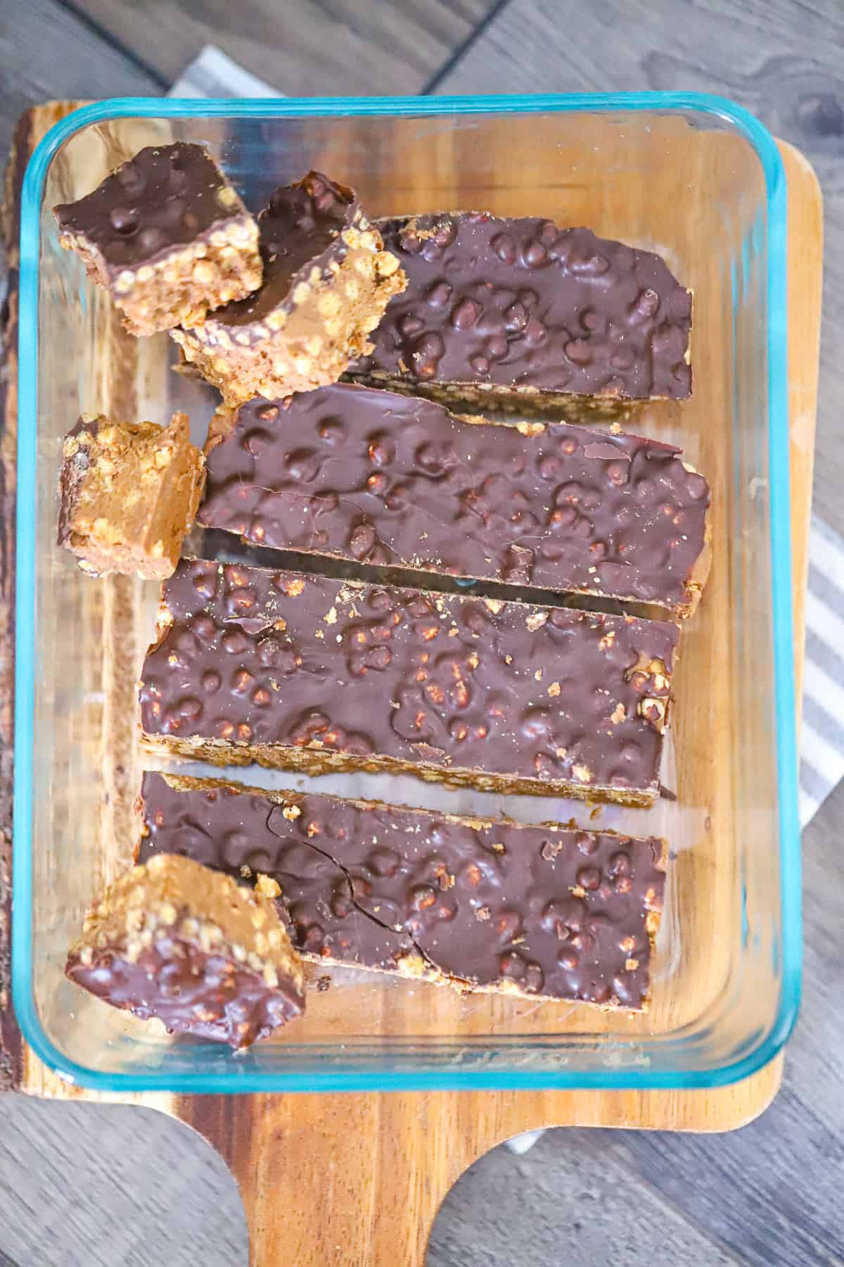 Chocolate Peanut Butter Crunchy Protein Bars (No Bake, High Protein)