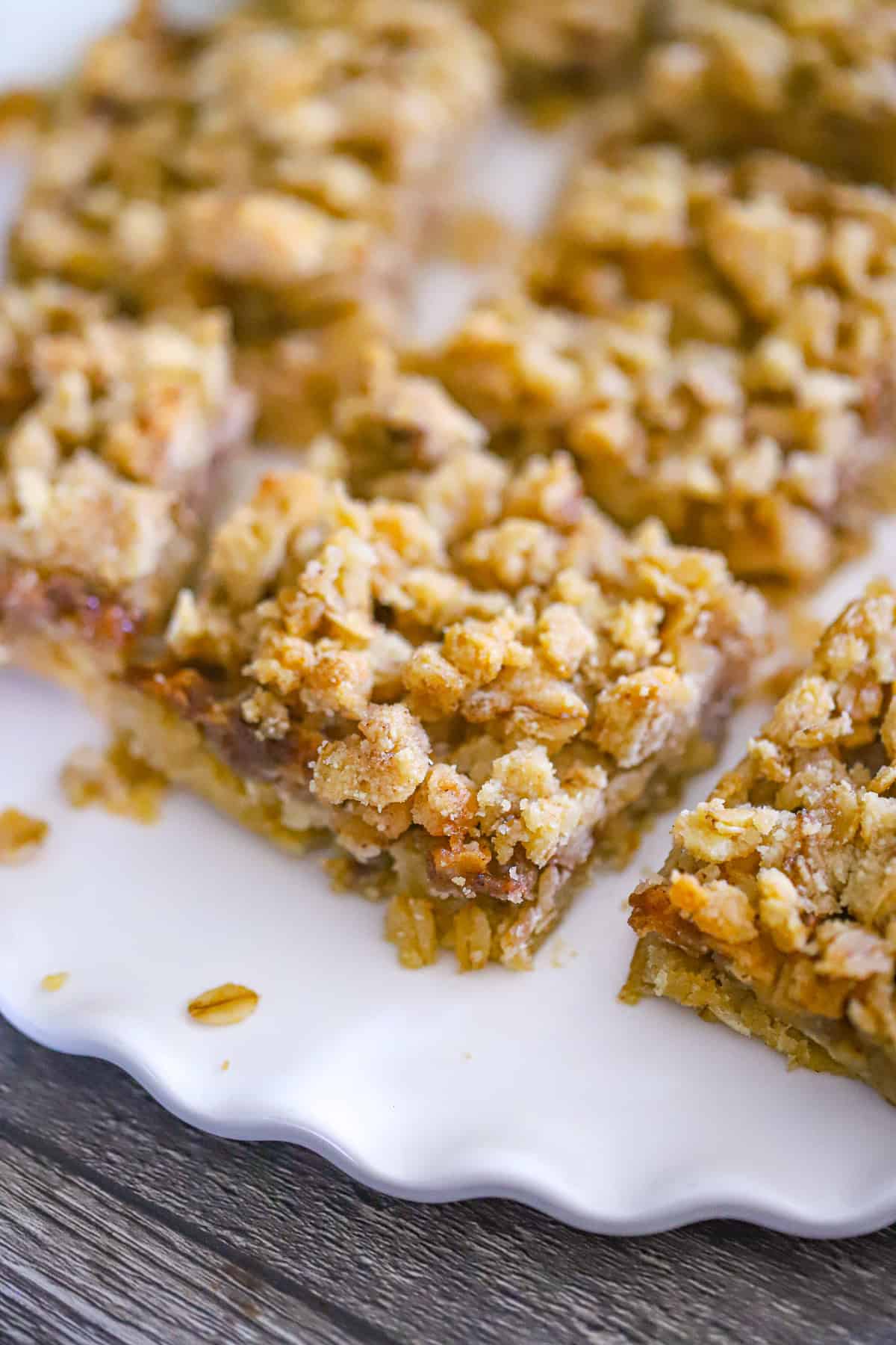 Chai Apple Pie Crumble Bars