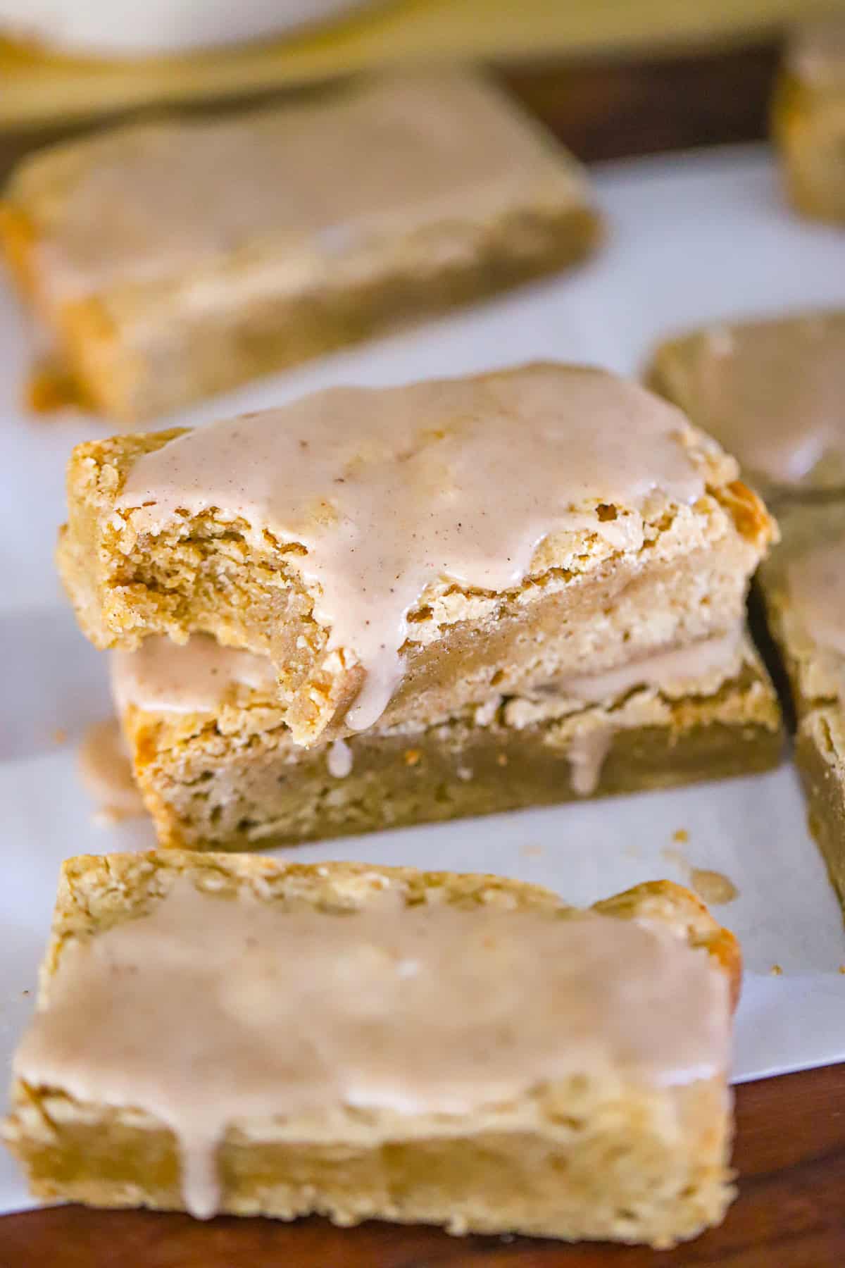 Soft & Chewy Vanilla Chai Blondies (Warm Spice Dessert Bars)